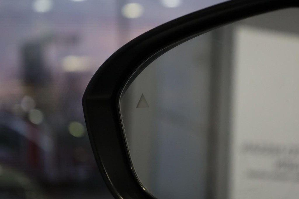 Nissan LEAF Vehicle Image 18