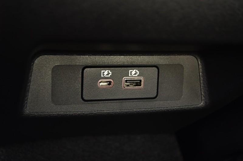 Nissan Altima Vehicle Full-screen Gallery Image 22