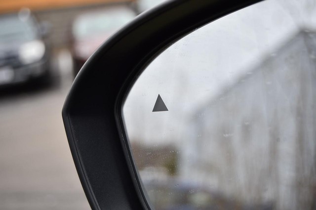 Nissan Rogue Vehicle Image 11