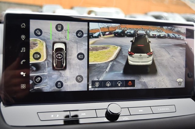 Nissan Rogue Vehicle Image 17