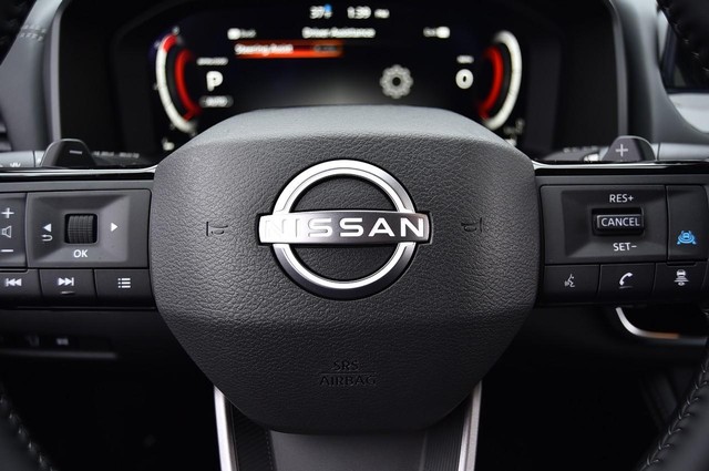 Nissan Rogue Vehicle Image 22