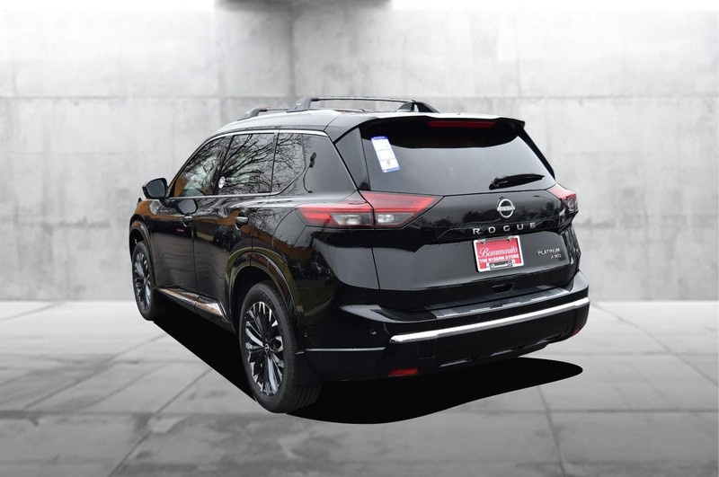 Nissan Rogue Vehicle Full-screen Gallery Image 7