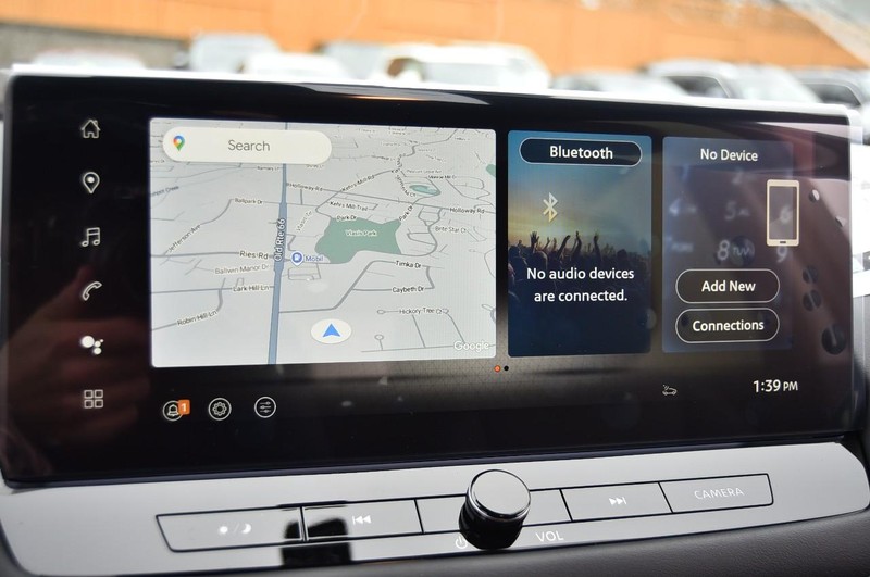 Nissan Rogue Vehicle Full-screen Gallery Image 18