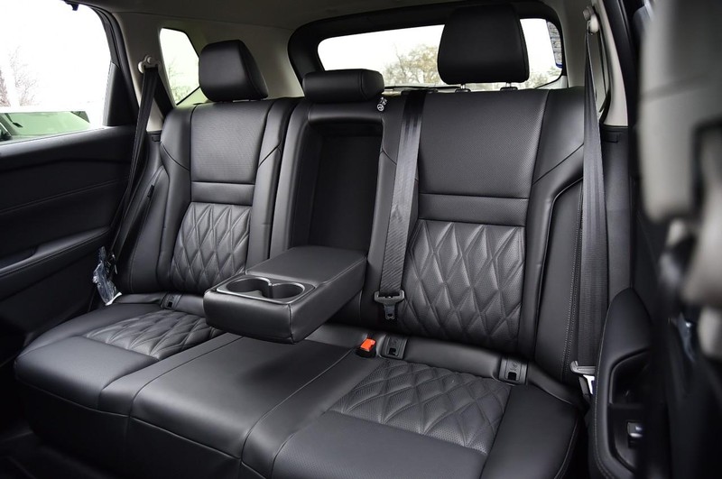 Nissan Rogue Vehicle Full-screen Gallery Image 26