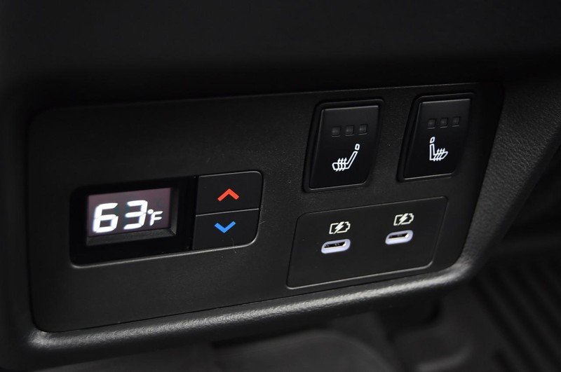 Nissan Rogue Vehicle Full-screen Gallery Image 28