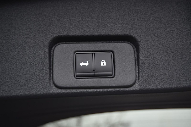 Nissan Rogue Vehicle Full-screen Gallery Image 30