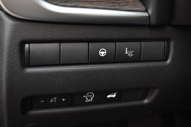 Nissan Rogue Vehicle Image 12