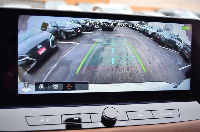 Nissan Rogue Vehicle Full-screen Gallery Image 16