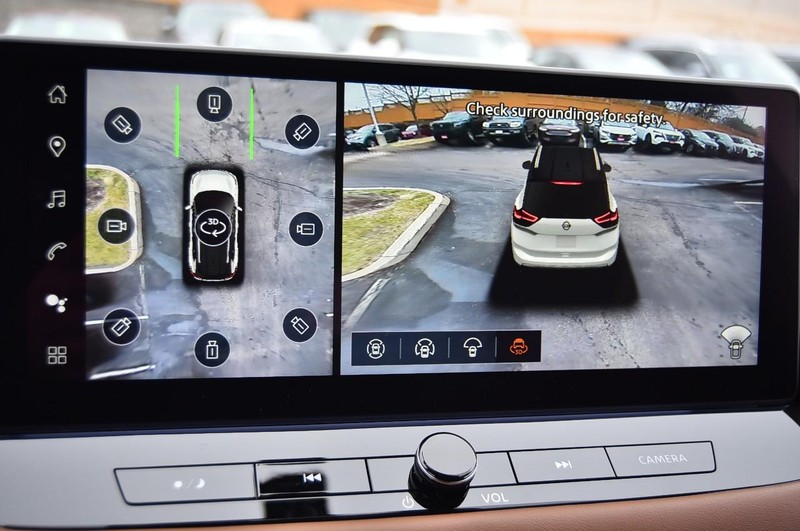 Nissan Rogue Vehicle Full-screen Gallery Image 17