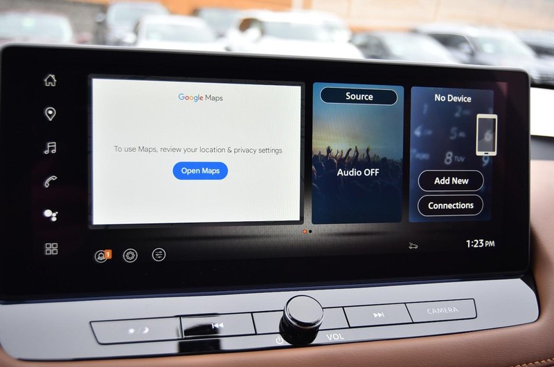 Nissan Rogue Vehicle Full-screen Gallery Image 18