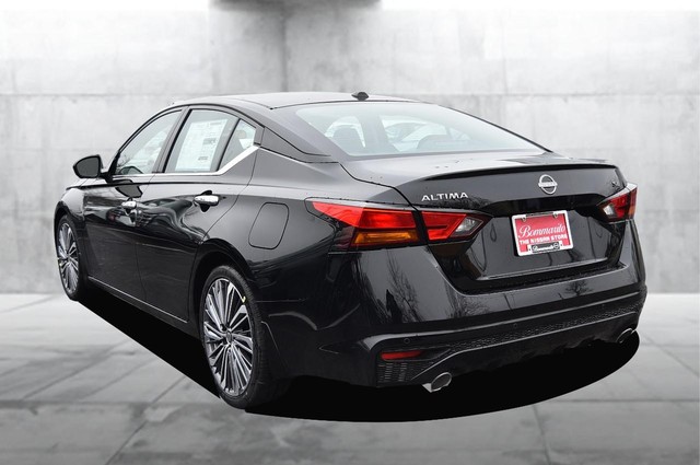 Nissan Altima Vehicle Image 07