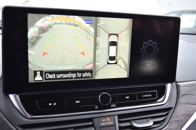 Nissan Altima Vehicle Image 13