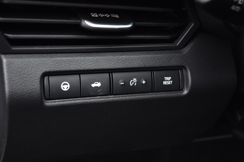 Nissan Altima Vehicle Full-screen Gallery Image 11