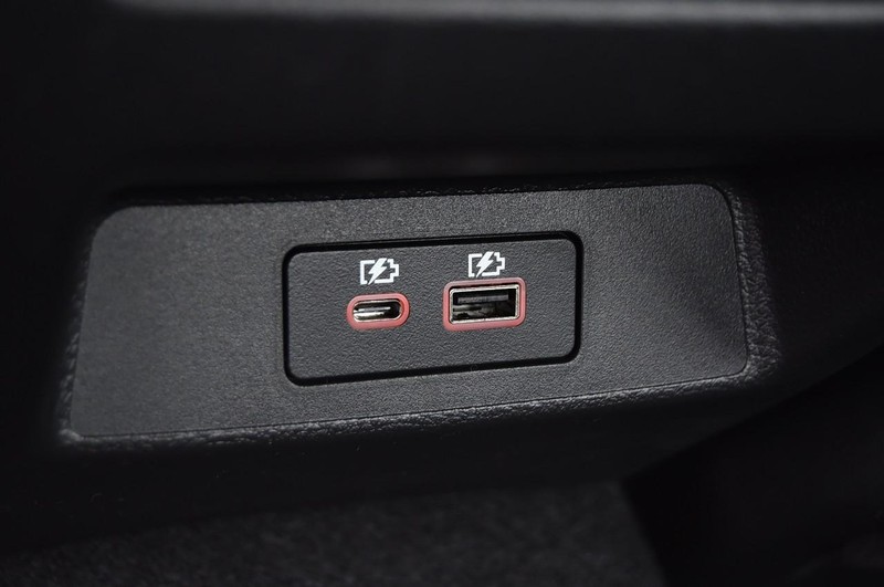 Nissan Altima Vehicle Full-screen Gallery Image 27