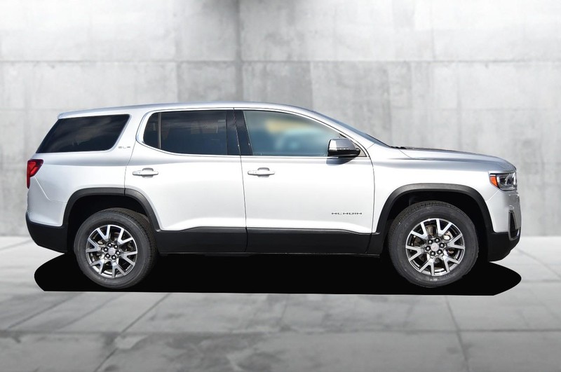 GMC Acadia Vehicle Full-screen Gallery Image 5