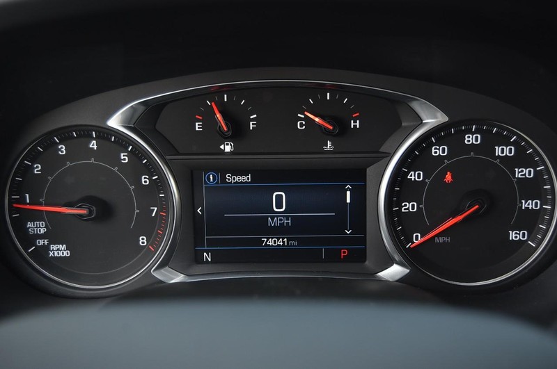 GMC Acadia Vehicle Full-screen Gallery Image 11