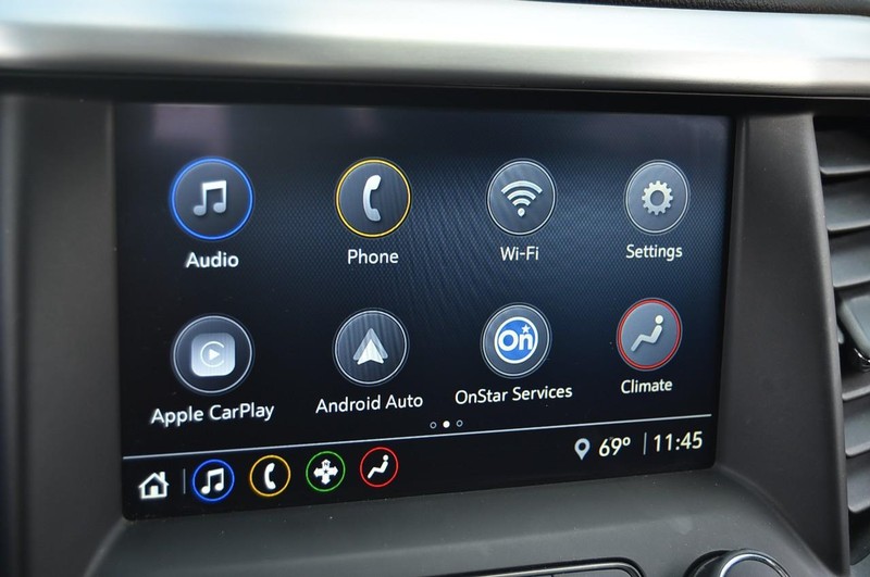 GMC Acadia Vehicle Full-screen Gallery Image 13