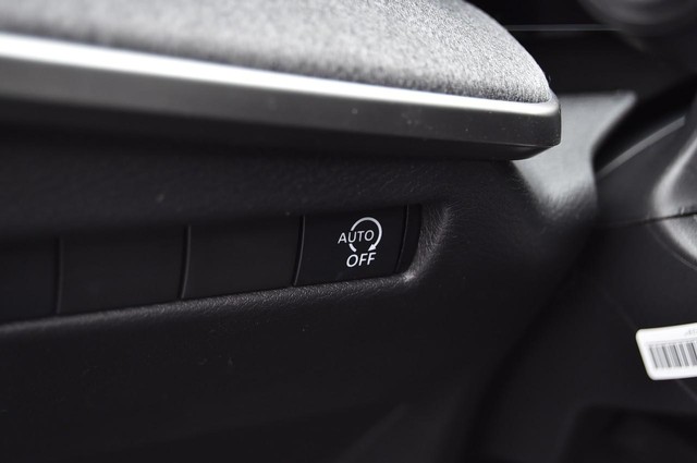 Nissan Kicks Vehicle Image 11