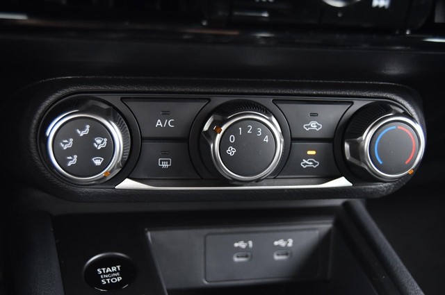 Nissan Kicks Vehicle Image 16