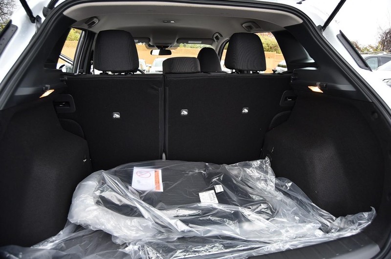 Nissan Kicks Vehicle Full-screen Gallery Image 24