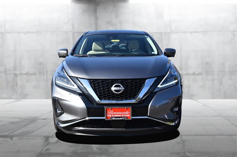 Nissan Murano Vehicle Full-screen Gallery Image 4