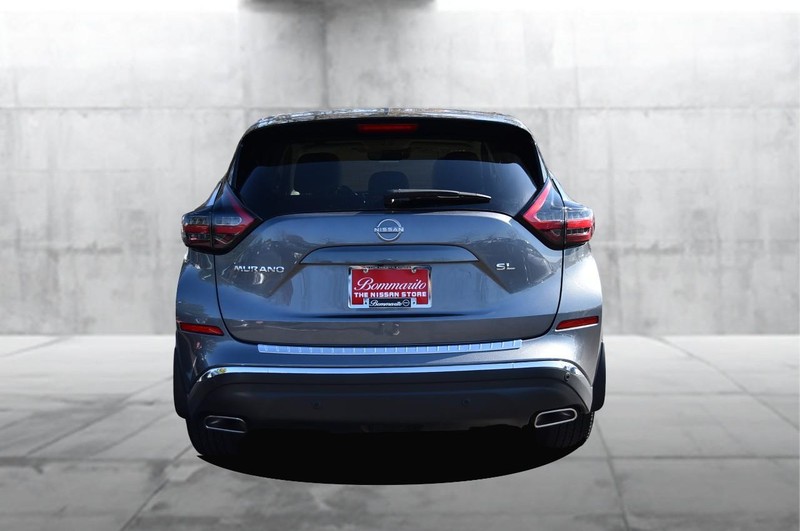 Nissan Murano Vehicle Full-screen Gallery Image 6