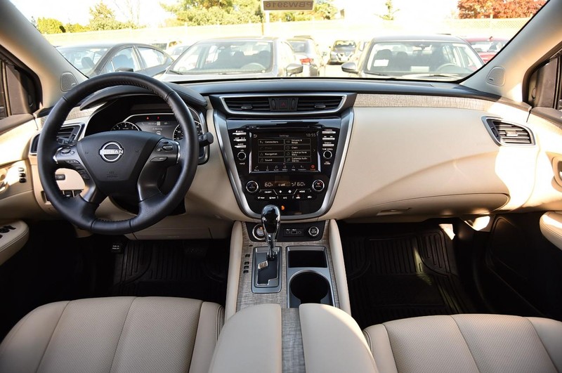 Nissan Murano Vehicle Full-screen Gallery Image 8