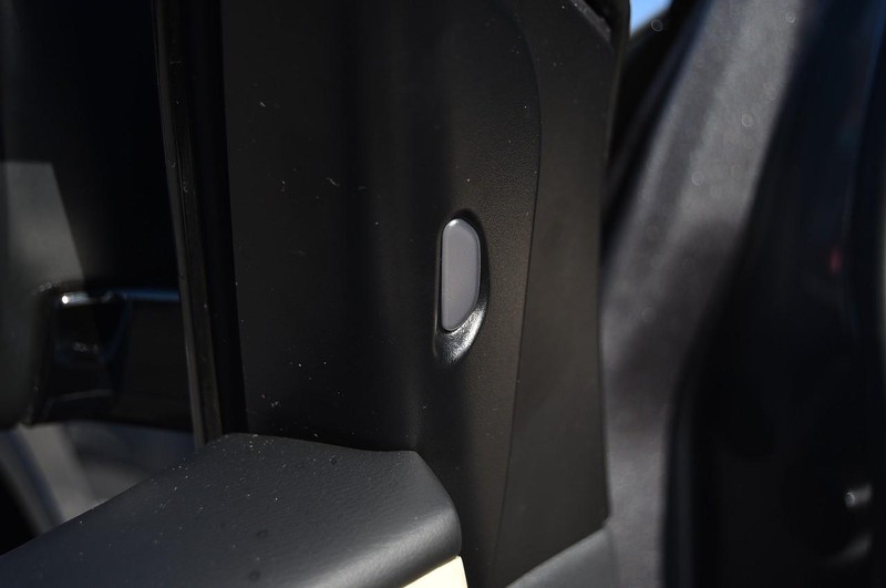 Nissan Murano Vehicle Full-screen Gallery Image 11