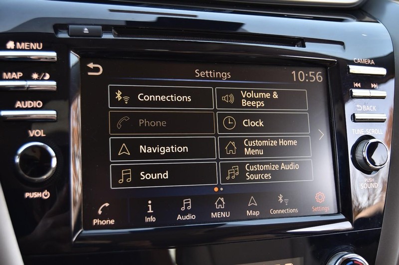 Nissan Murano Vehicle Full-screen Gallery Image 16