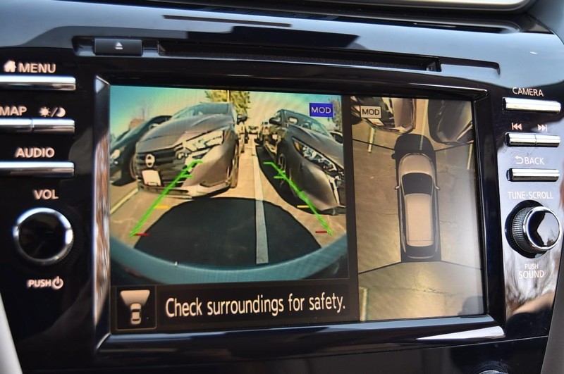 Nissan Murano Vehicle Full-screen Gallery Image 19