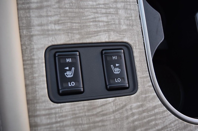 Nissan Murano Vehicle Full-screen Gallery Image 22