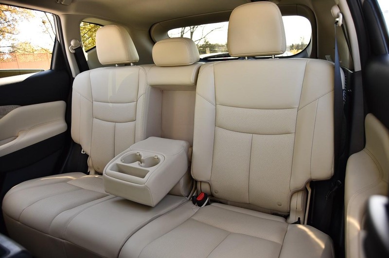 Nissan Murano Vehicle Full-screen Gallery Image 27