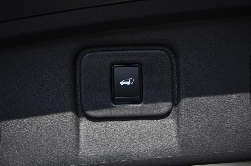 Nissan Murano Vehicle Full-screen Gallery Image 30