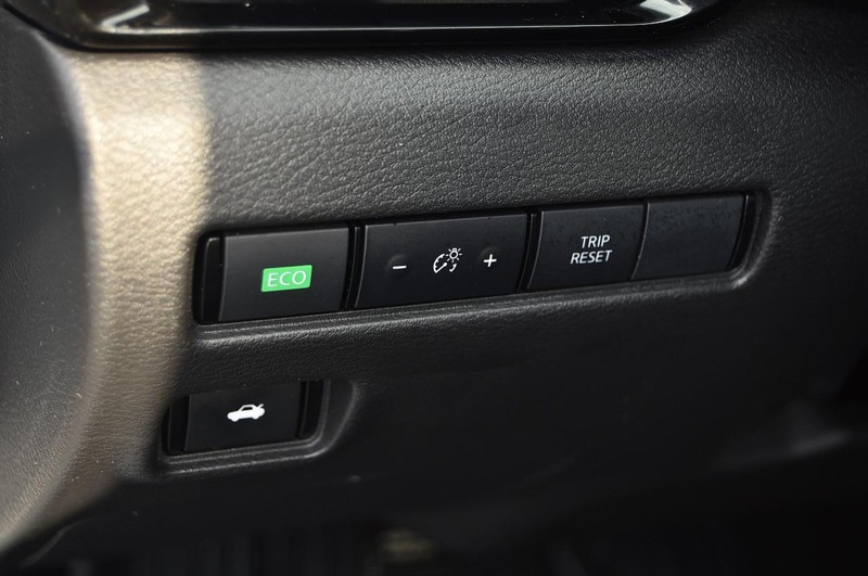 Nissan Sentra Vehicle Full-screen Gallery Image 11