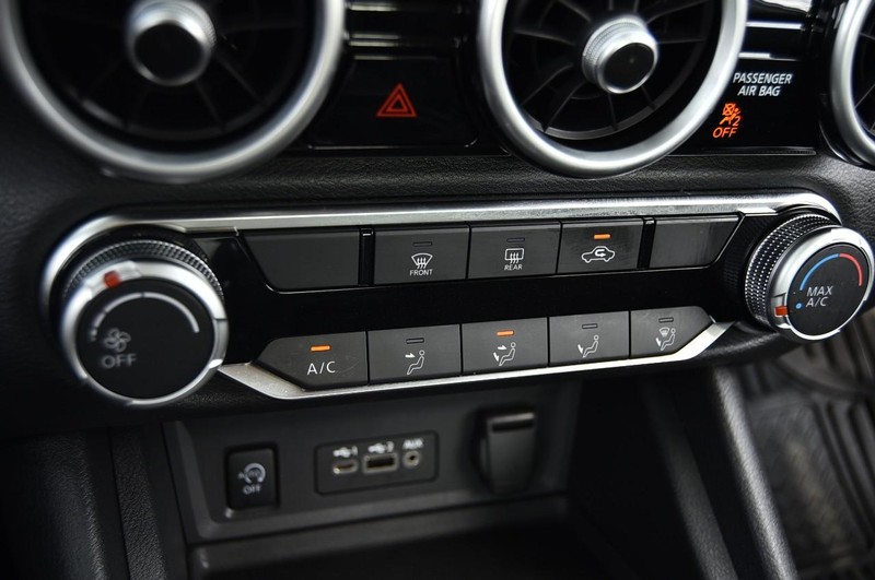 Nissan Sentra Vehicle Full-screen Gallery Image 15