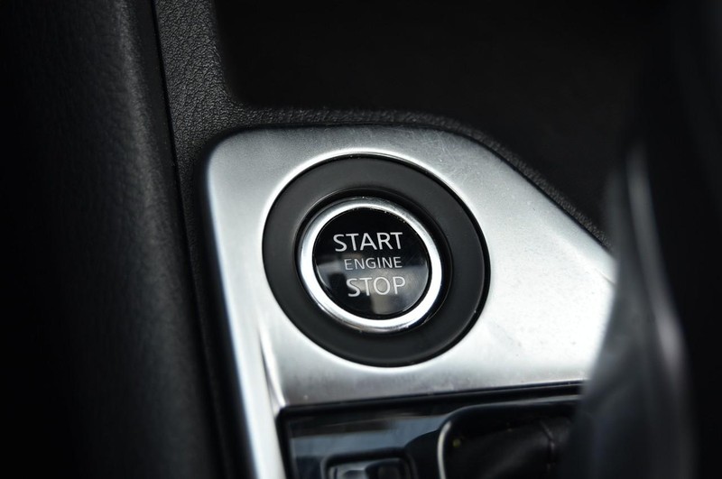 Nissan Sentra Vehicle Full-screen Gallery Image 17