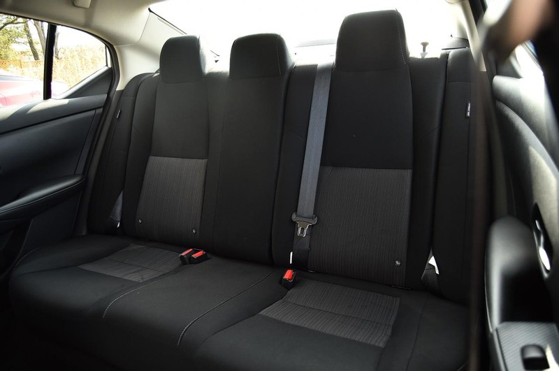 Nissan Sentra Vehicle Full-screen Gallery Image 21