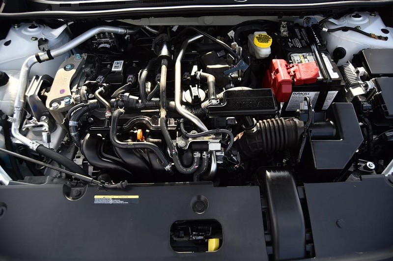 Nissan Sentra Vehicle Full-screen Gallery Image 24