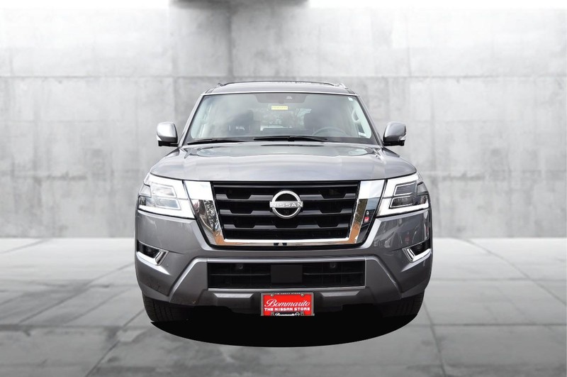 Nissan Armada Vehicle Full-screen Gallery Image 4