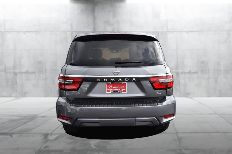 Nissan Armada Vehicle Full-screen Gallery Image 6