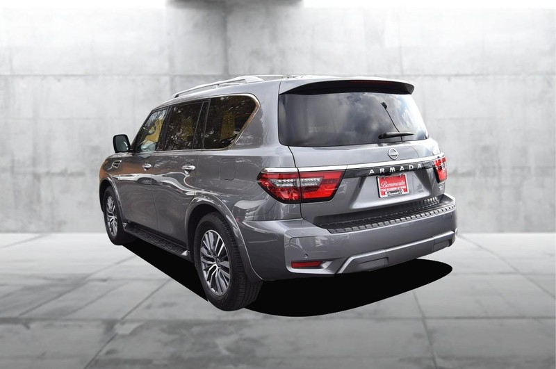 Nissan Armada Vehicle Full-screen Gallery Image 7