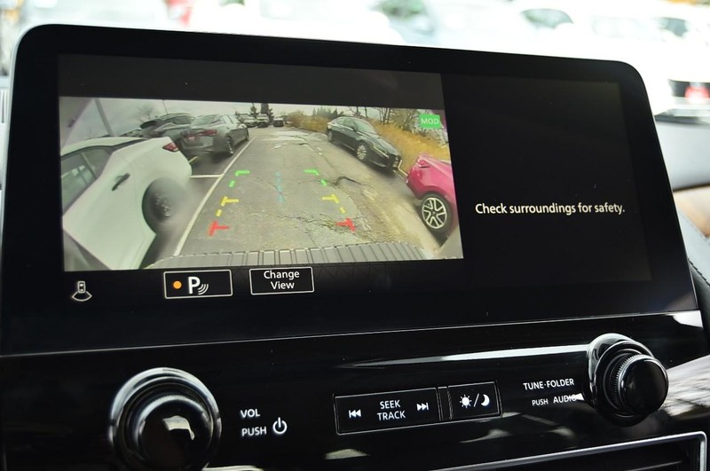 Nissan Armada Vehicle Full-screen Gallery Image 16