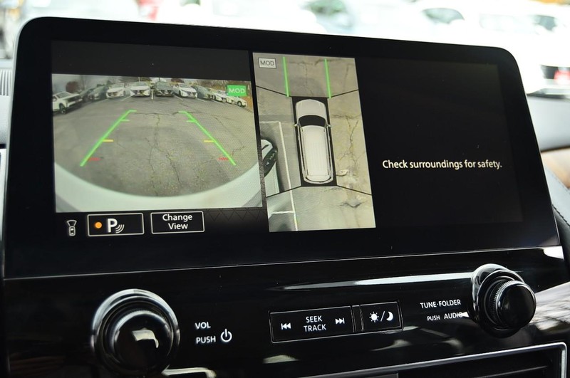 Nissan Armada Vehicle Full-screen Gallery Image 17