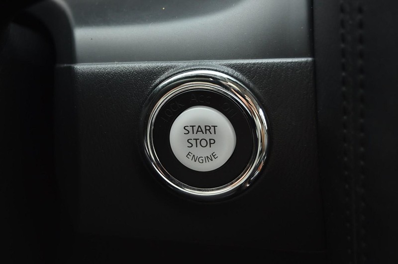 Nissan Armada Vehicle Full-screen Gallery Image 23