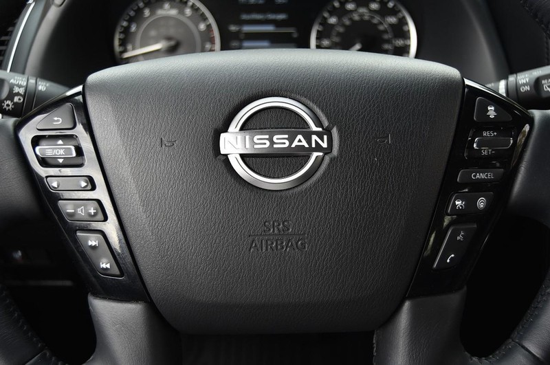 Nissan Armada Vehicle Full-screen Gallery Image 24