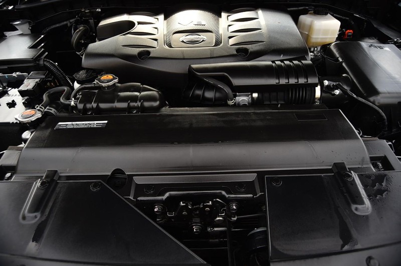 Nissan Armada Vehicle Full-screen Gallery Image 34