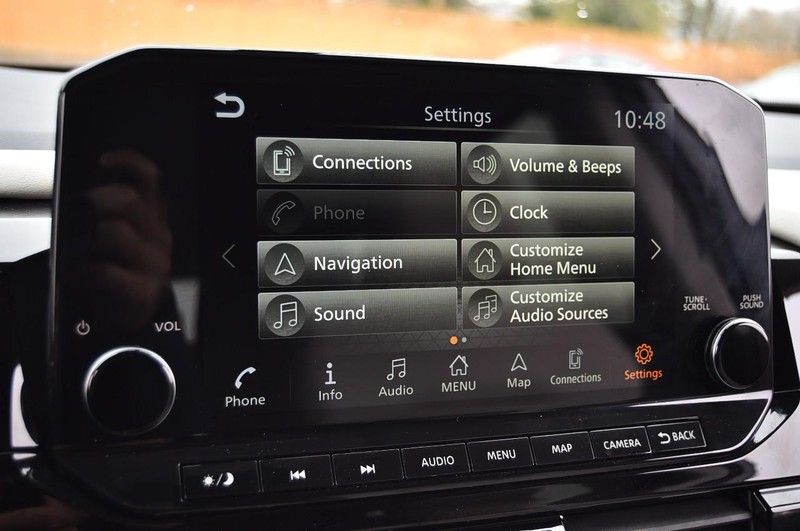 Nissan Pathfinder Vehicle Image 17