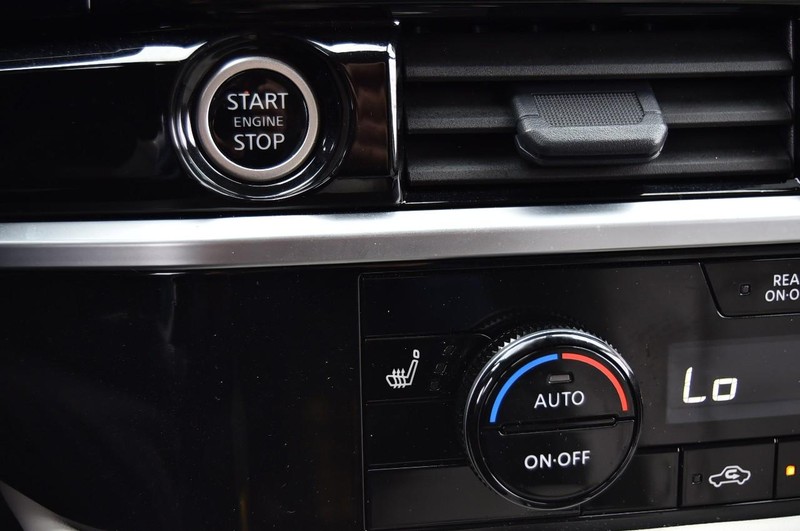 Nissan Pathfinder Vehicle Image 18