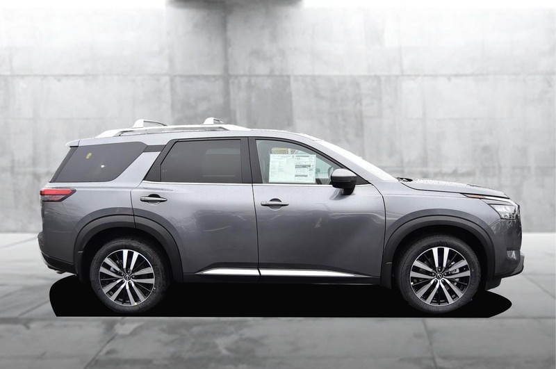 Nissan Pathfinder Vehicle Full-screen Gallery Image 5