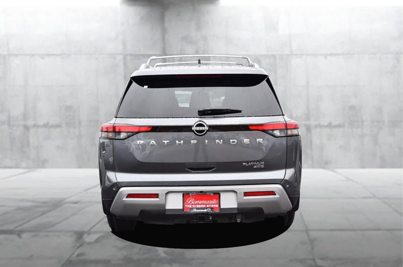 Nissan Pathfinder Vehicle Full-screen Gallery Image 7